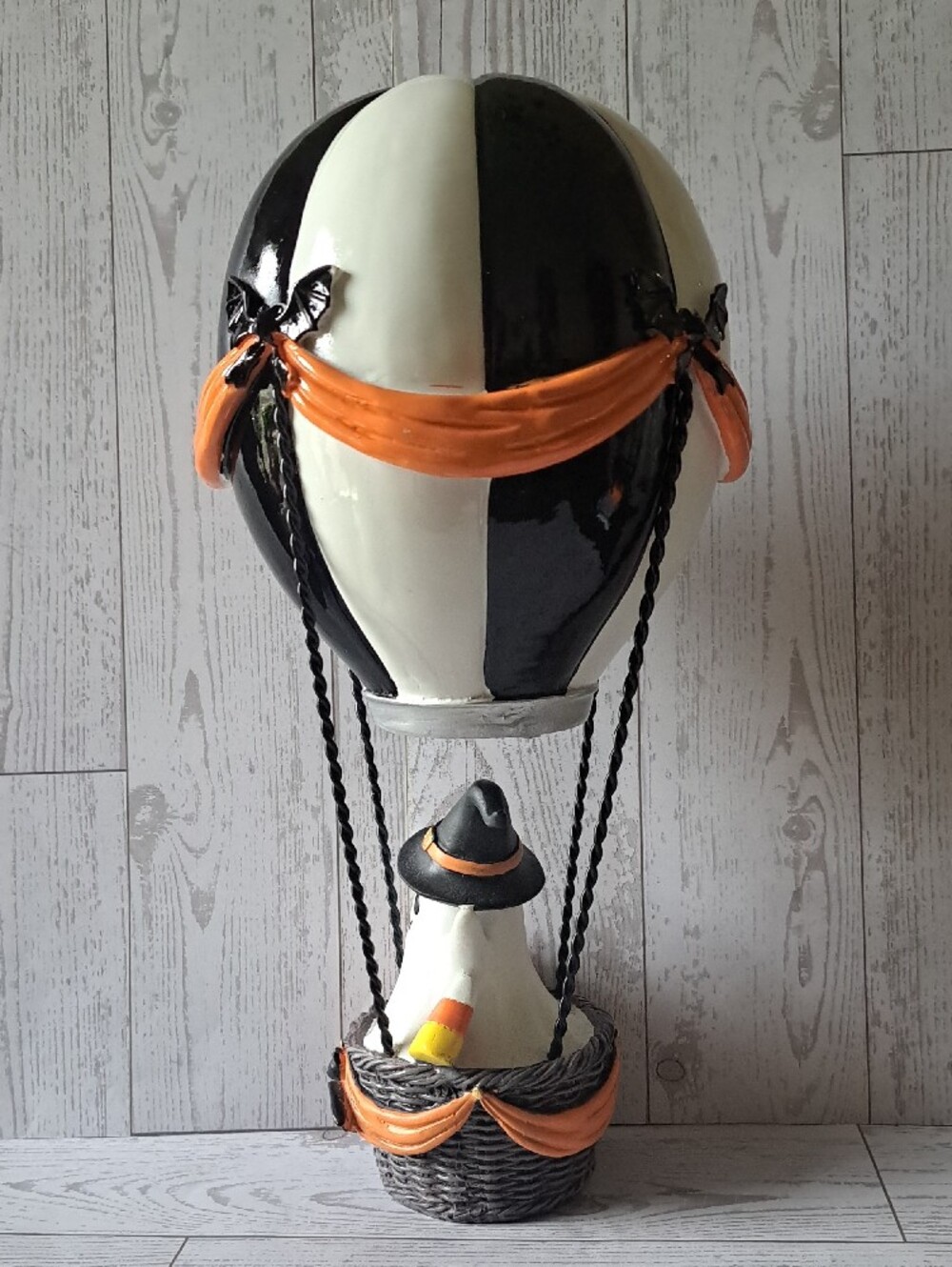 Ghost Figurine In Hot Air Balloon Halloween Decor - Free Standing Tabletop New - Picture 3 of 7